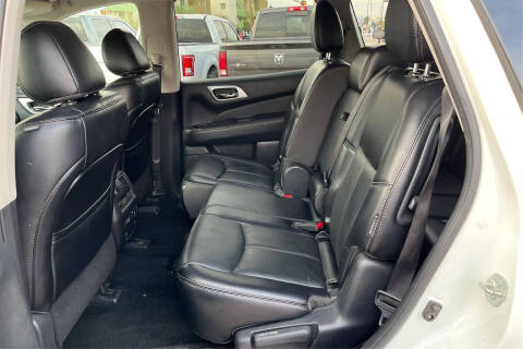 2020 Nissan Pathfinder SL