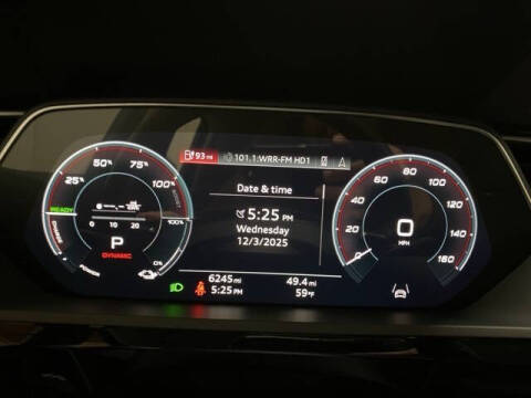 2023 Audi e-tron quattro Premium Plus