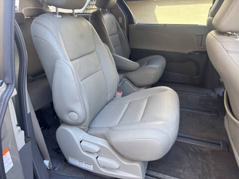 2017 Toyota Sienna XLE 7-Passenger