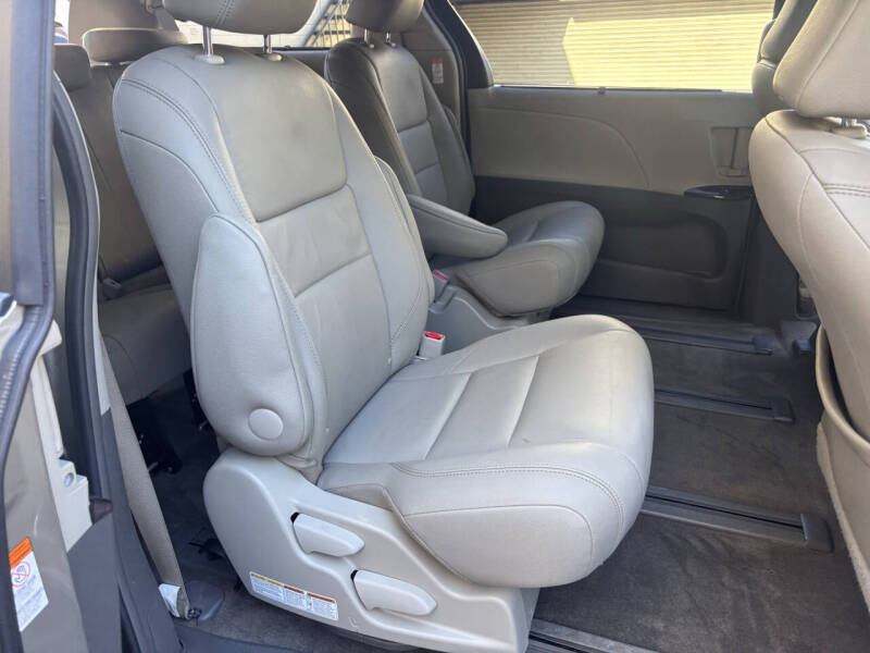 2017 Toyota Sienna XLE 7-Passenger