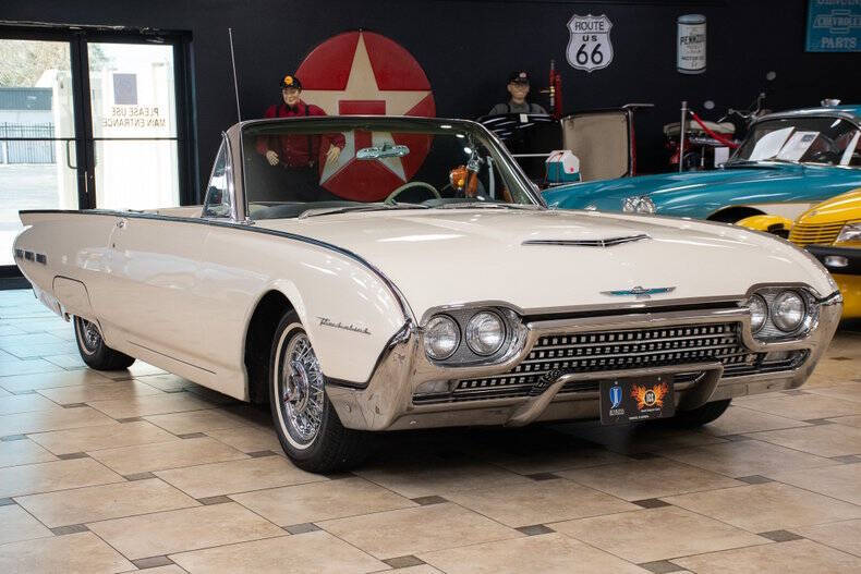 1962 Ford Thunderbird