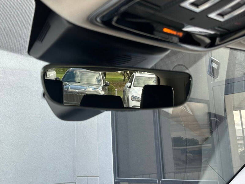 2020 Land Rover Range Rover P525 HSE