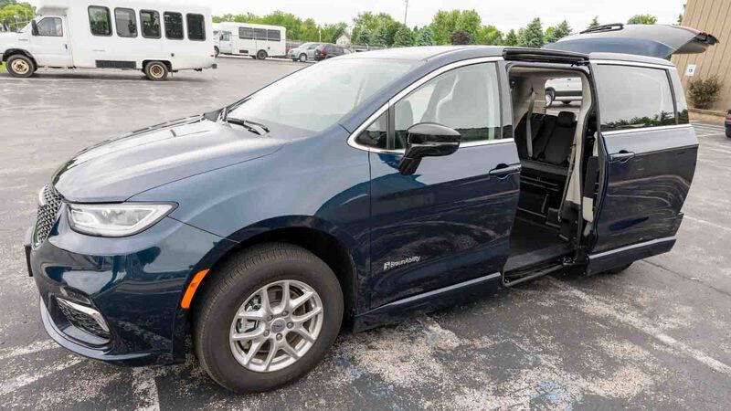 2024 Chrysler Pacifica Touring L