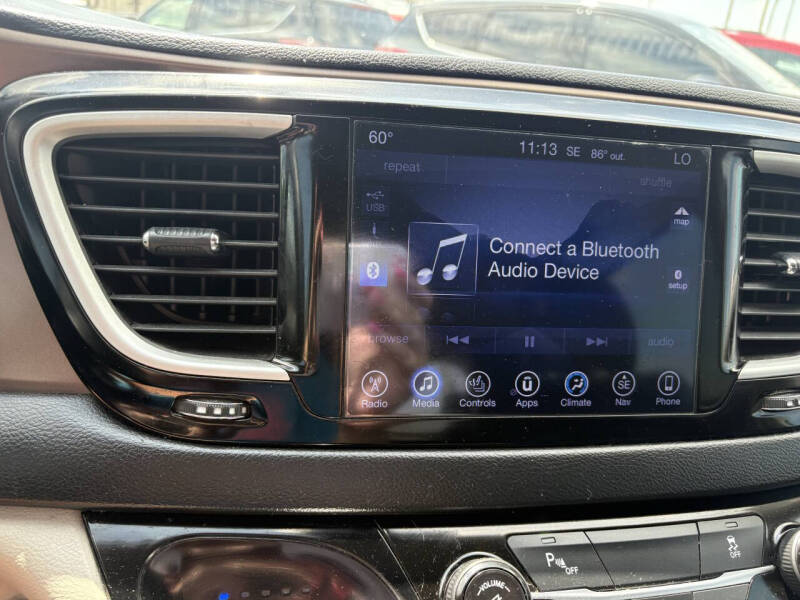 2017 Chrysler Pacifica Touring-L