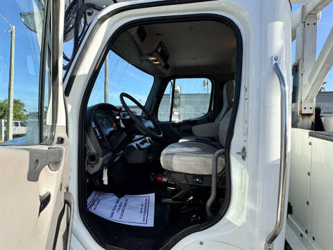 2017 Freightliner M2 106
