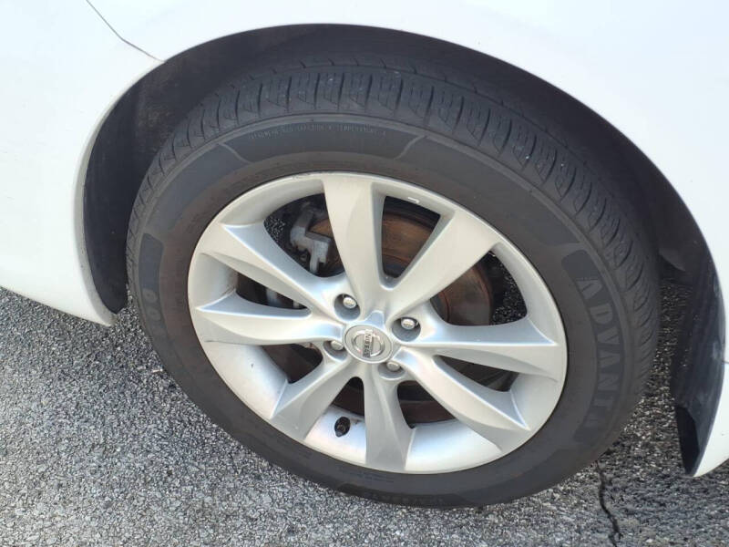 2017 Nissan Versa 1.6 SV