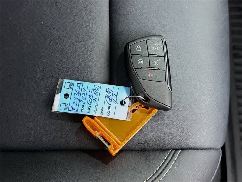 2024 GMC Acadia Elevation