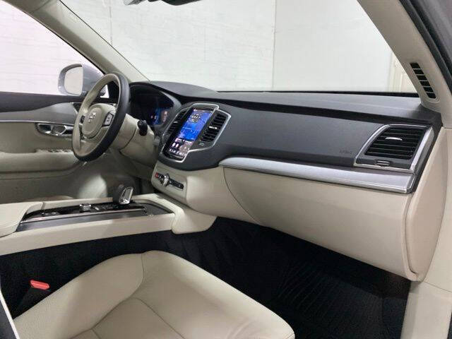 2025 Volvo XC90 B5 Core Bright Theme