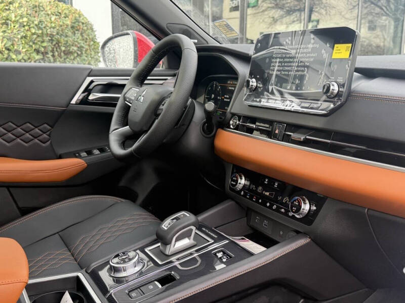 2025 Mitsubishi Outlander PHEV