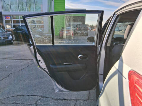 2007 Nissan Versa 1.8 S