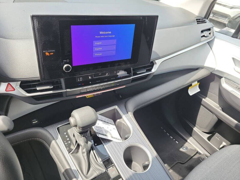 2026 Toyota Sienna LE 8-Passenger