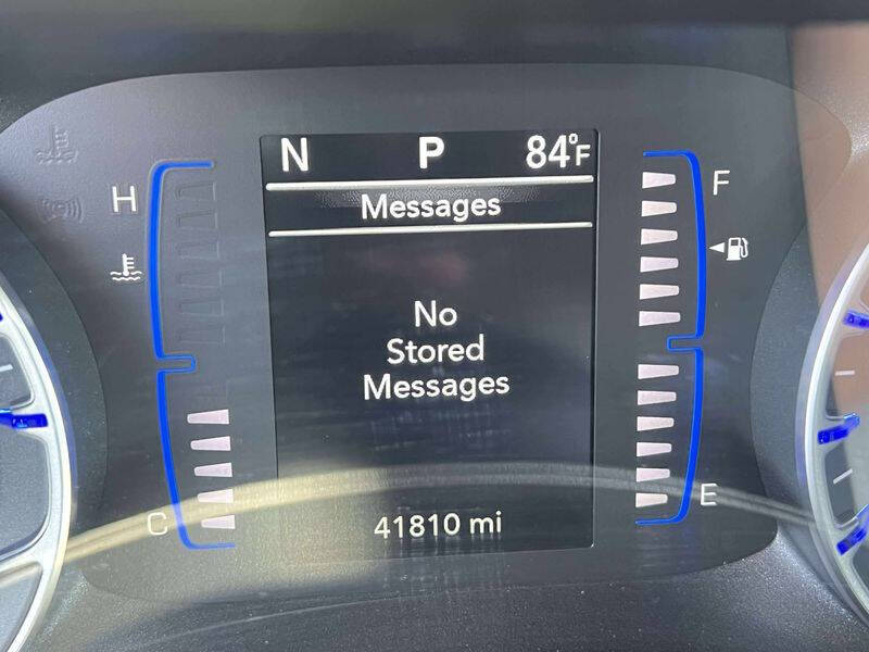 2022 Chrysler Voyager LX