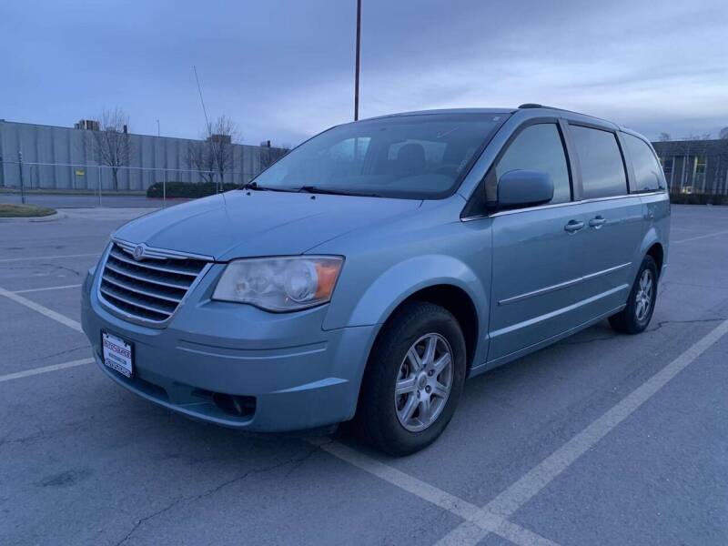 2010 Chrysler Town and Country for sale at BELOW BOOK AUTO SALES in Idaho Falls ID