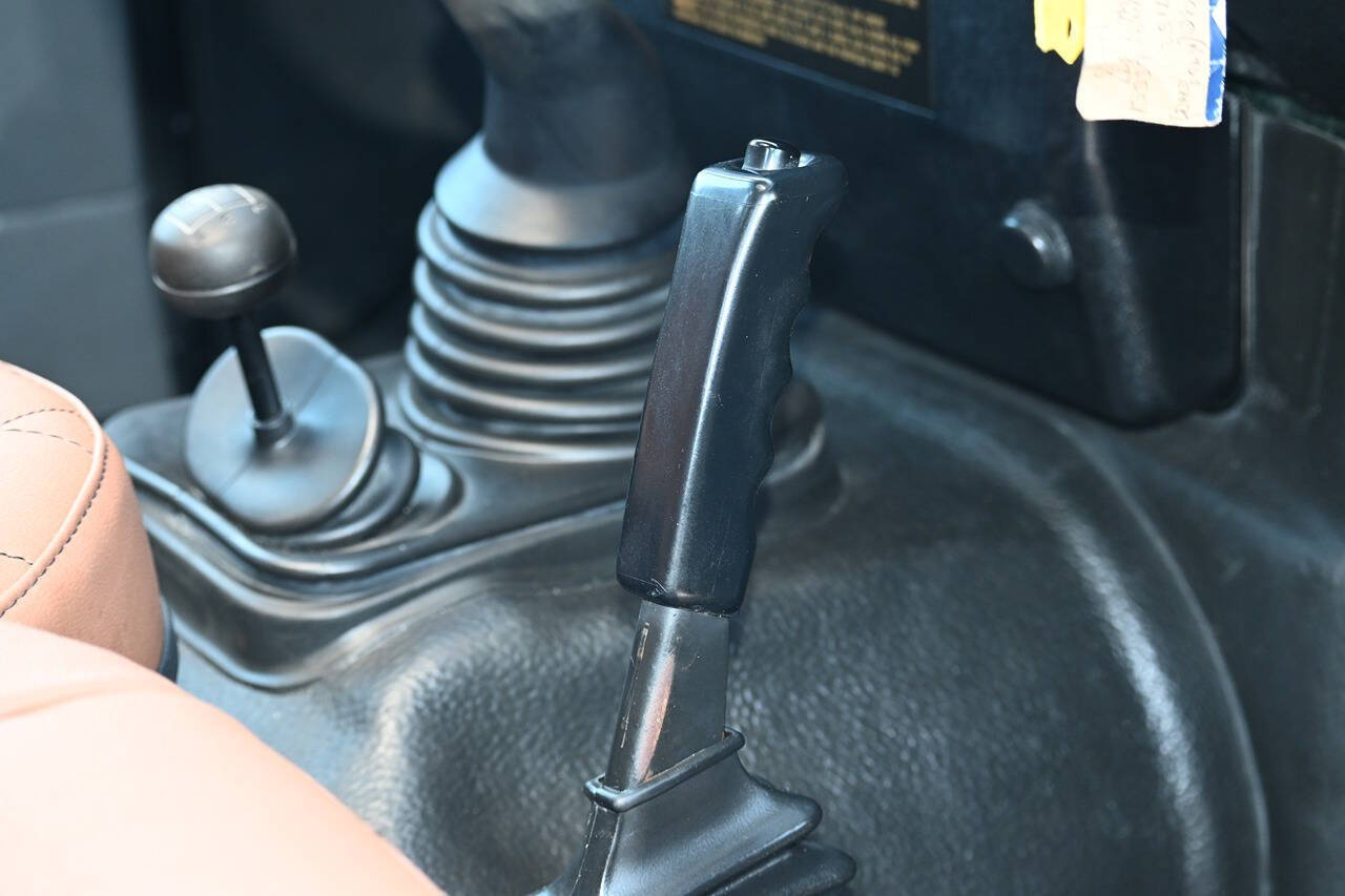 1998 Land Rover Defender 26