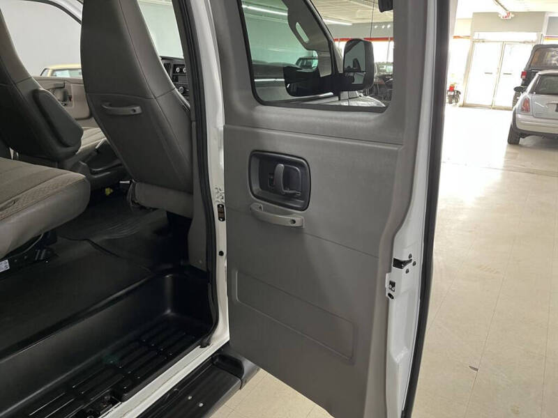 2022 Chevrolet Express LS 3500