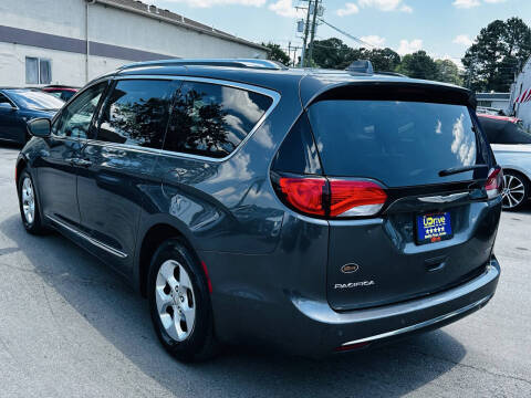 2017 Chrysler Pacifica Touring-L Plus