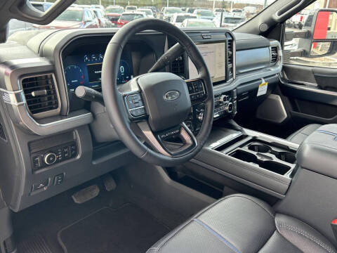 2025 Ford F-450 Super Duty Platinum