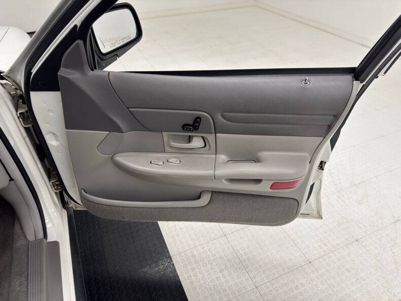 1997 Ford Crown Victoria LX