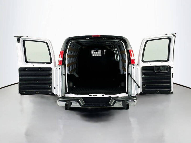 2024 Chevrolet Express 2500