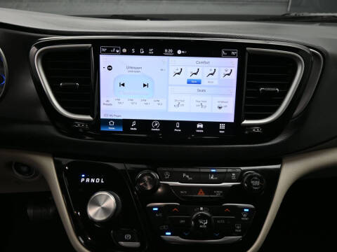 2022 Chrysler Pacifica Touring L