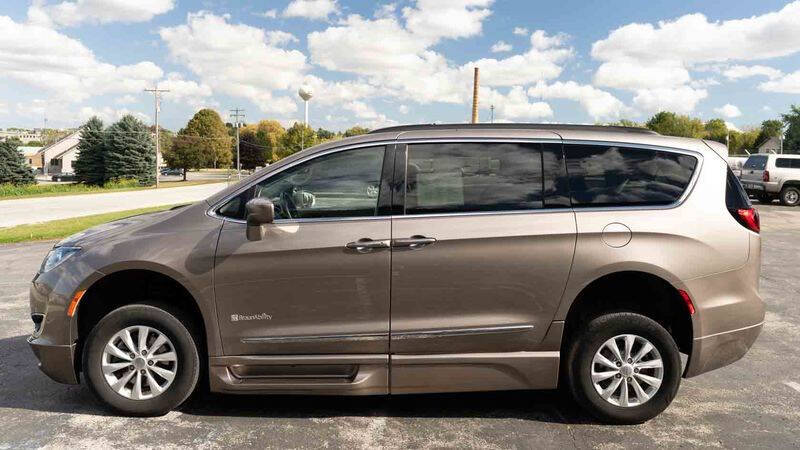 2017 Chrysler Pacifica Touring-L