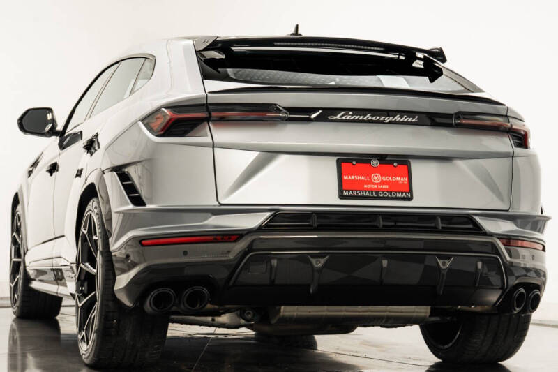 2024 Lamborghini Urus Performante
