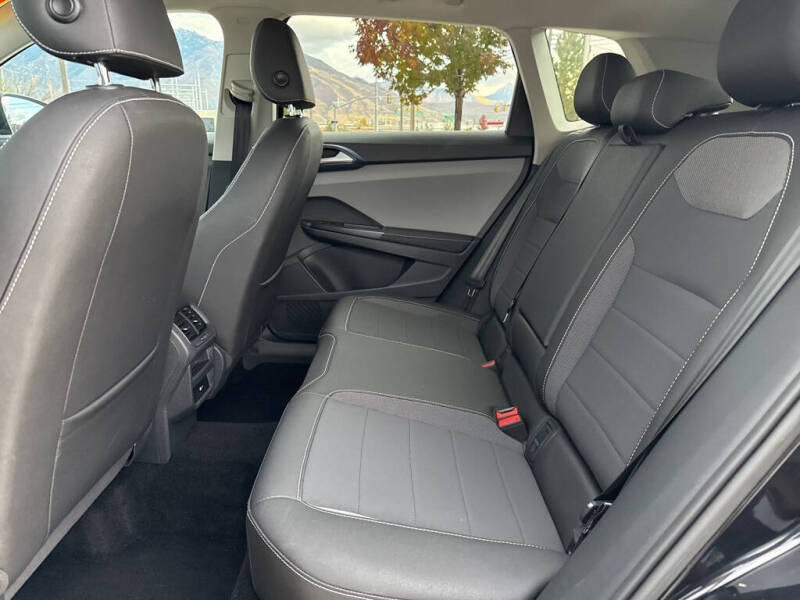 2024 Volkswagen Taos SE 4Motion