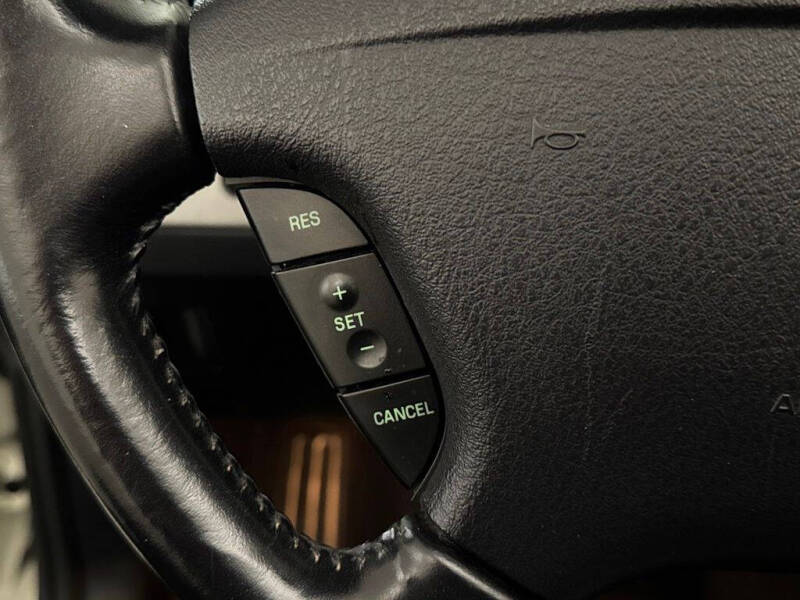 2003 Ford Thunderbird