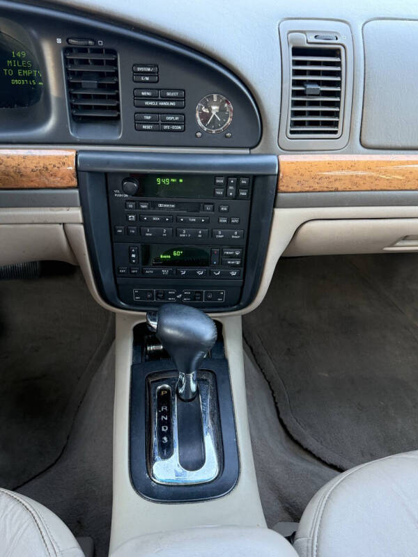 2000 Lincoln Continental