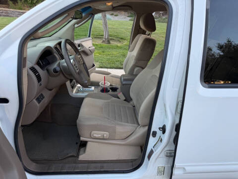 2008 Nissan Pathfinder LE V8