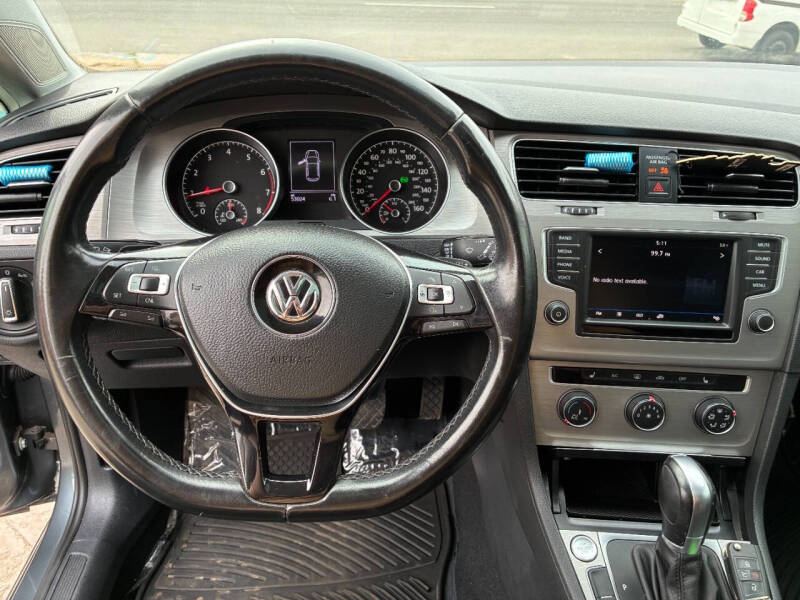 2017 Volkswagen Golf TSI S