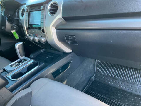 2017 Toyota Tundra SR5