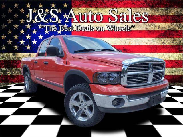 2005 Dodge Ram 1500 for sale at J & S Auto Sales in Clarksville TN