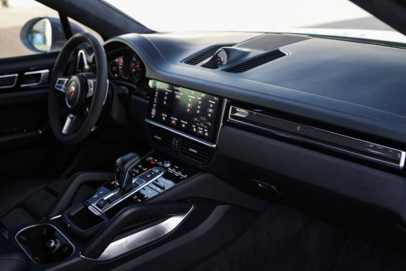 2020 Porsche Cayenne Turbo Coupe