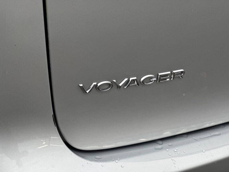 2024 Chrysler Voyager LX