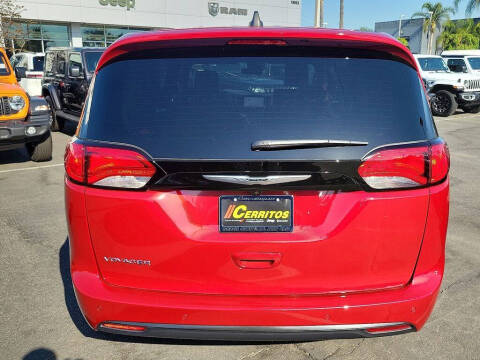 2026 Chrysler Voyager LX