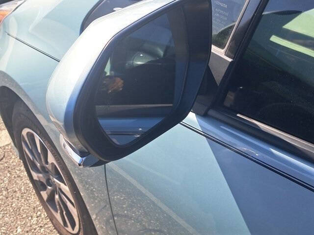 2021 Toyota Prius XLE