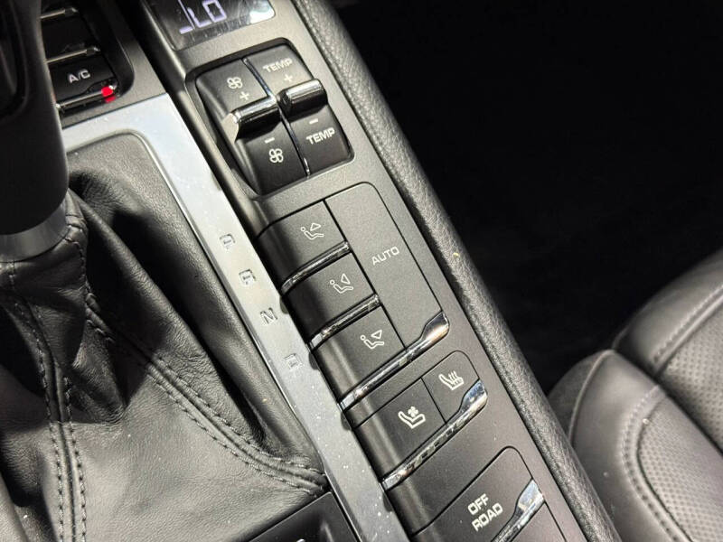 2016 Porsche Macan Turbo