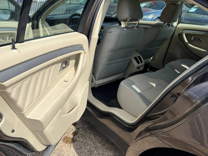 2015 Ford Taurus SEL