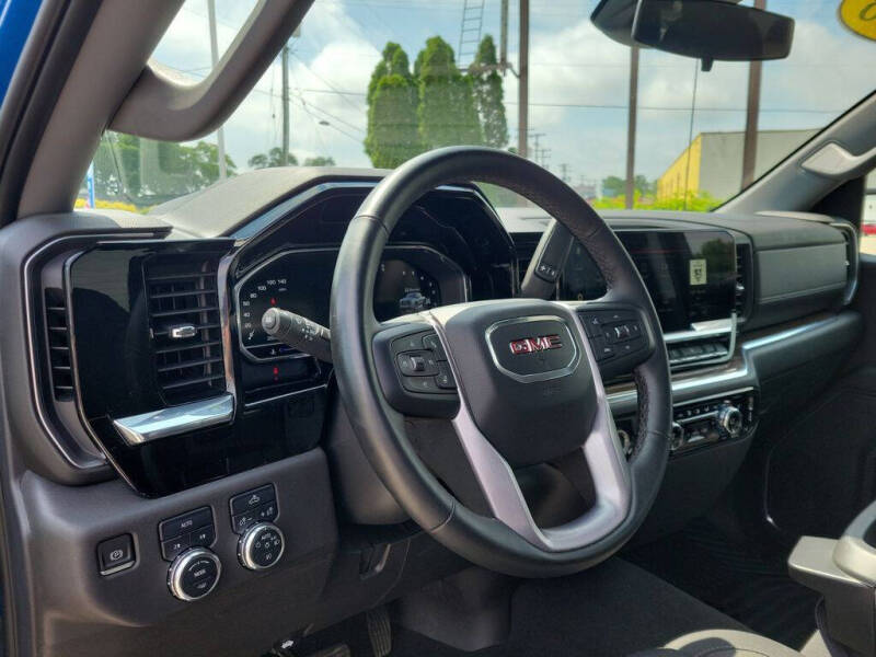 2023 GMC Sierra 1500 Elevation Standard