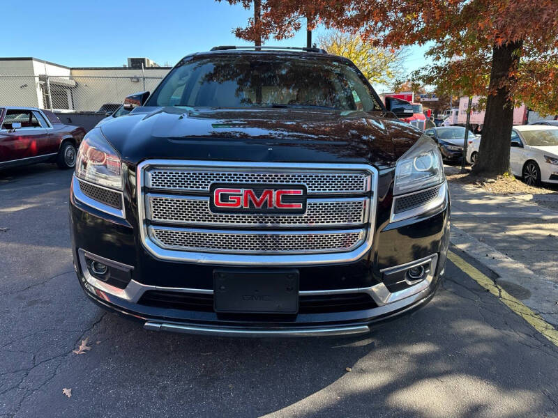 GMC Acadia's photo