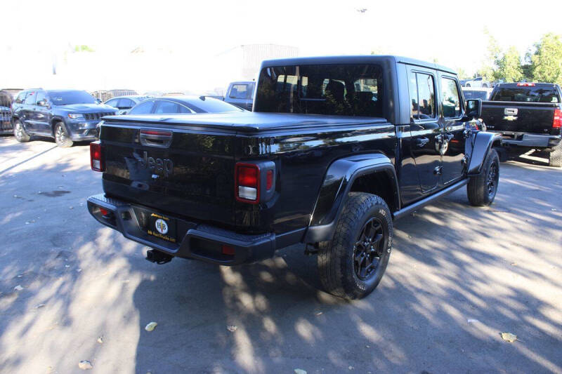 2022 Jeep Gladiator Willys