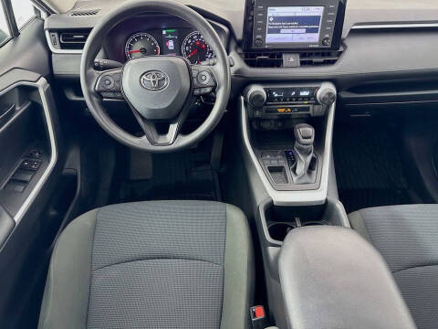 2022 Toyota RAV4 LE