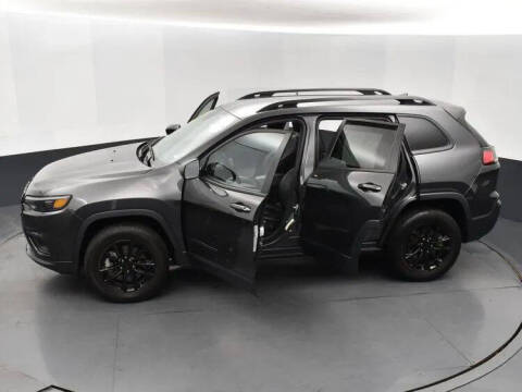 2023 Jeep Cherokee Altitude Lux