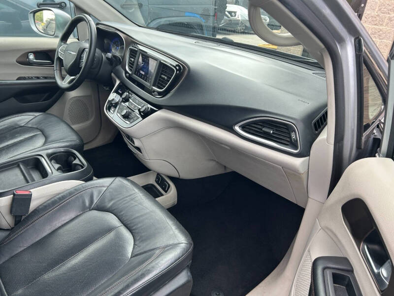 2018 Chrysler Pacifica Touring L