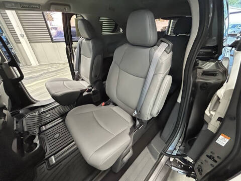 2021 Toyota Sienna XLE 7-Passenger