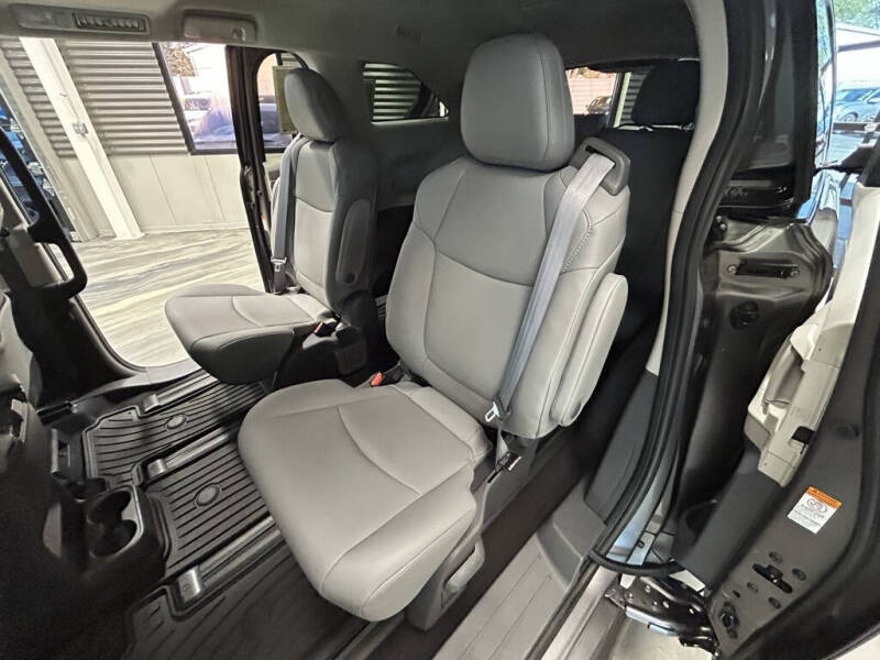 2021 Toyota Sienna XLE 7-Passenger