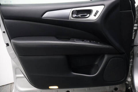 2020 Nissan Pathfinder SL