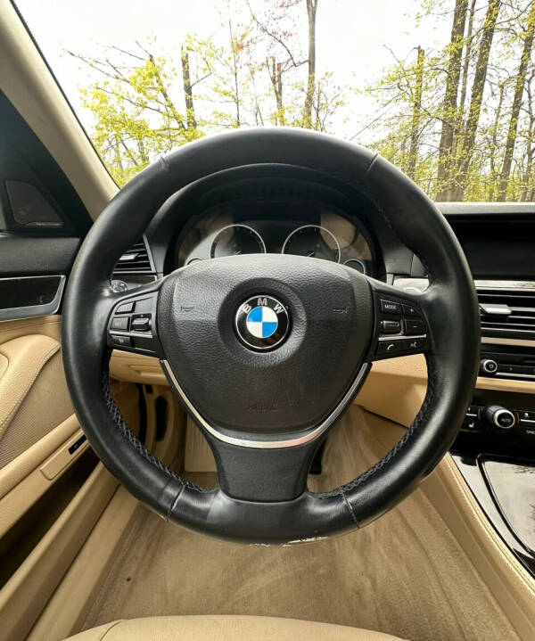 2015 BMW 5 Series 528i