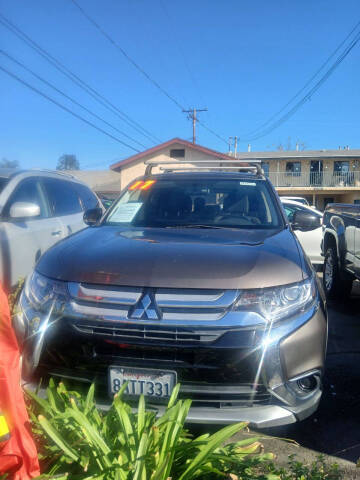 2017 Mitsubishi Outlander ES